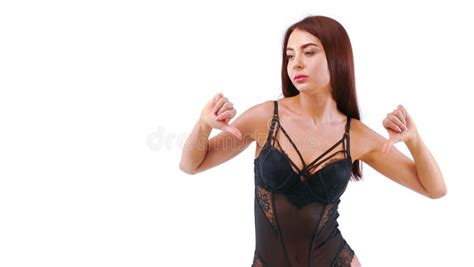Femelle Deux Sexy Chaude Dans La Lingerie Avec Des Fleurs Photo Stock Image Du Brunette