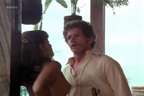 Naked Neide Ribeiro in Violência na Carne