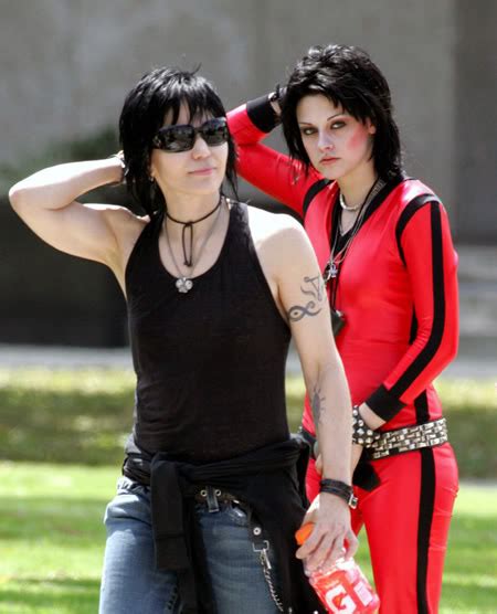 Chatter Busy Is Joan Jett Gay