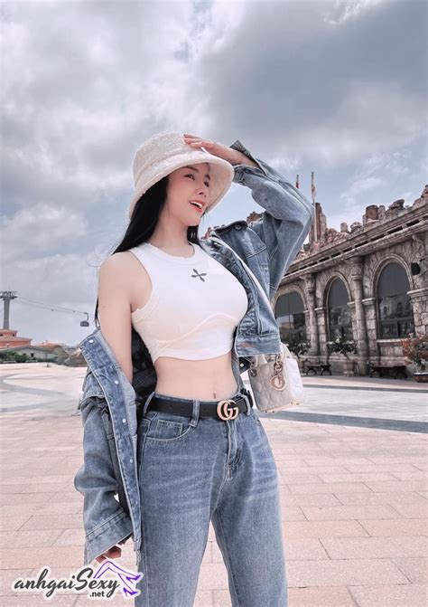 18 Dj Mie Sexy Khoe Hình Ảnh Bikini Nóng Bỏng Gợi Cảm