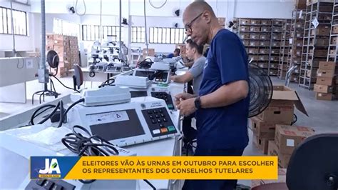 Eleitores V O S Urnas Em Outubro Para Escolher Representantes Dos