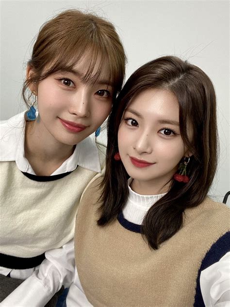 Sihyeon Pics On Twitter 211209 Yiren Fancafe Update