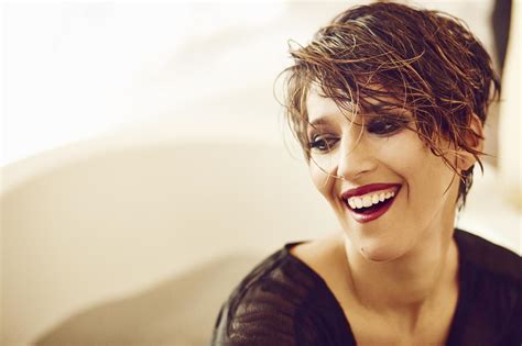 CONEXIÓN LATINA con LA FLAKA VIVA RADIO