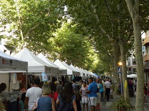 Una nova edició de la Botiga al Carrer omple els carrers de la ciutat