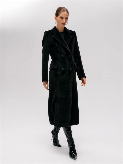 Пальто прилегающего силуэта из альпака Nude Story