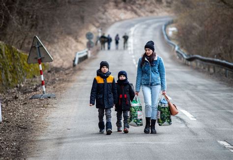 Ukraine Already More Than 500 000 Refugees Since Invasion Began