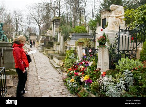 The grave of Frederic Chopin in Pere Lachaise cemetery in Paris France Stock Photo - Alamy