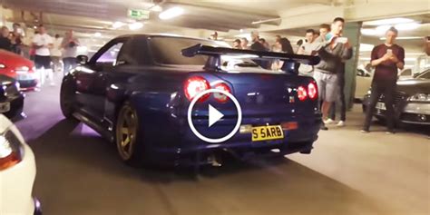 Nissan Skyline Gtr R34 Exhaust Shooting Flames