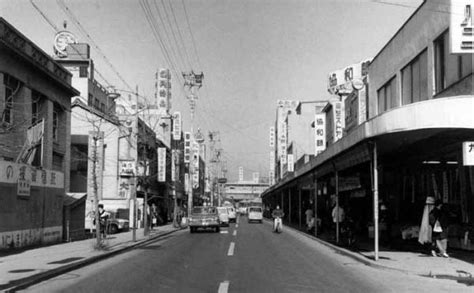 東京都 昭和41年 南口五差路から中野駅を望むの古写真 昔の写真のあの場所は今どうなっている？昔と今を比較する写真ギャラリー「今昔写語」