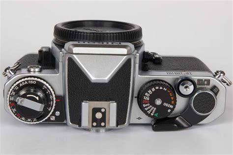 Фотоаппарат, Nikon FE-2 (тушка)