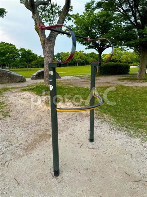 公園の健康器具 No 29964871｜写真素材なら「写真ac」無料（フリー）ダウンロードok