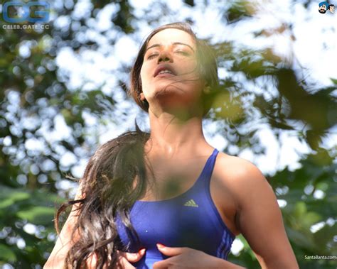 Poonam Pandey Nude Pictures Photos Playboy Naked Topless Fappening