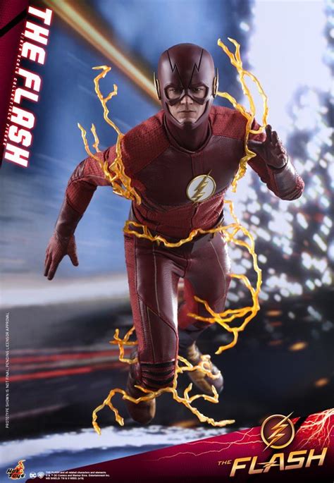 The Flash Arrowverse S Scarlet Speedster Finally Gets A Hot Toy Figure