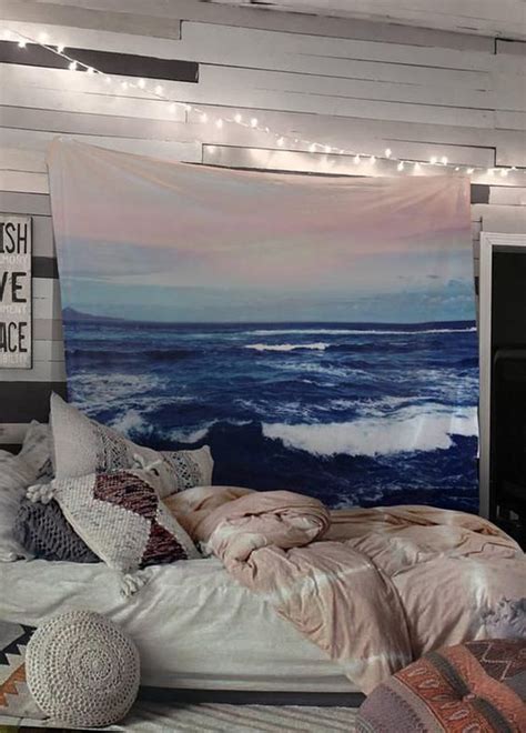 coziest-beach-themed-bedroom-decor - Housetodecor.com