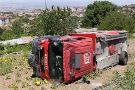 Tfaiye Arac Devrildi Itfaiye Eri Yaraland Bursa Hakimiyet