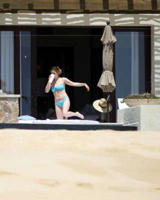 Drew Barrymore Showing Her Sexy Body And Hot Ass In Bikini Porn Pictures Xxx Photos Sex Images