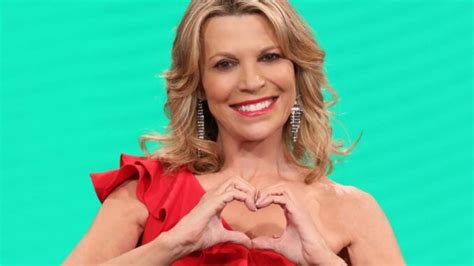 Vanna White Bio Age Height Husband Net Worth 2022 Wheel Of Fortune