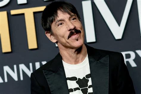 Oplodnil spevák skupiny Red Hot Chili Peppers tínedžerku a zaplatil jej potrat TAG