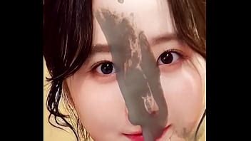 Éjaculation faciale massive sur le visage et la chatte Nozomi Honda bukkake XVIDEOS