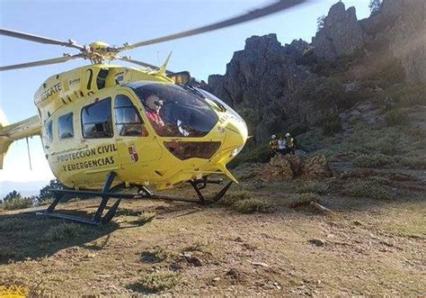 Rescatado en helicóptero un montañero accidentado en Ávila El Norte