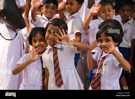 Sri Lankan School Kids Hi Res Stock Photography And Images Alamy
