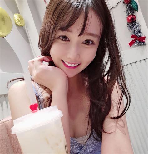 Đăng tải bộ ảnh đồ ngủ đầy gợi cảm nàng hot girl quyến rũ được cộng đồng mạng chú ý