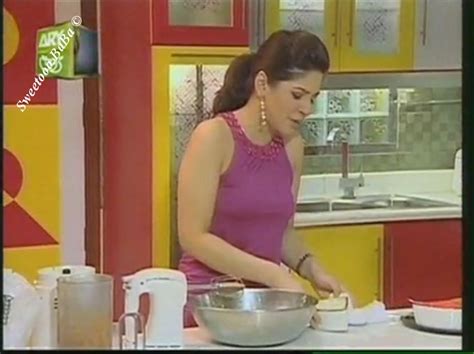 Pakistani Television Captures And Hot Models Aysha Omer 32