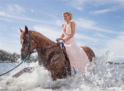 Nicky Whelan Nude OnlyFans Leaks Fappening Page FappeningBook