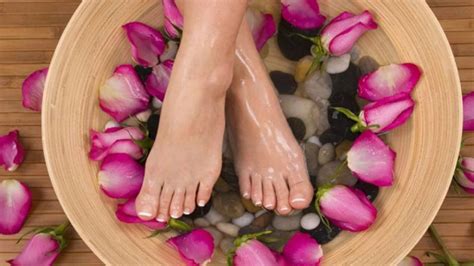 Beauty Tips Skin Care How To Keep Your Feet Happy During Monsoon