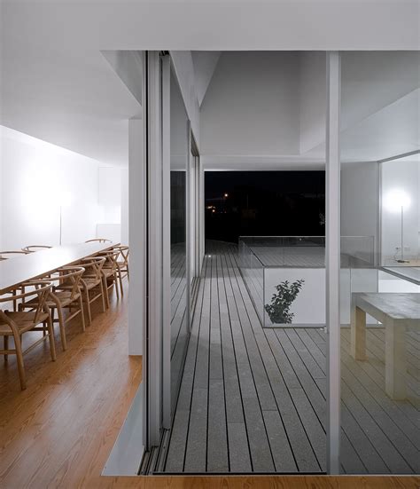 Cover and Concealment: House in Leiria by Aires Mateus | Yatzer