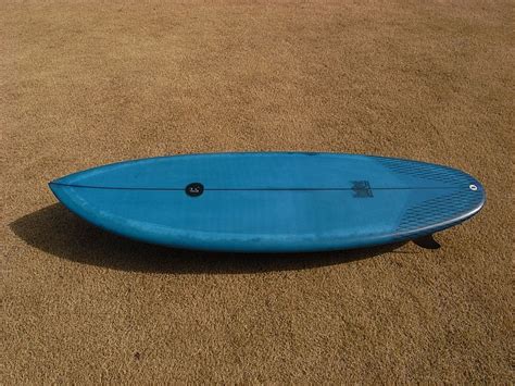 波情報 湘南 FX 4 オリジナルのラウンドテール サーフボードクオリティーハードコア Quality Hardcore Distributions