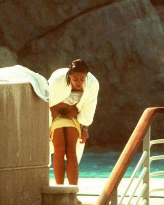 Elizabeth Hurley Exposing Her Hairy Pussy And Her Big Tits And Upskirt Paparazzi Porn Pictures