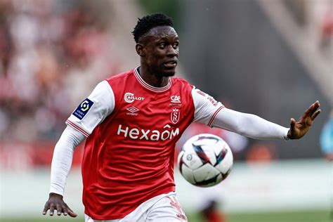 Inter Lead Ac Milan In The Race For Arsenal Striker Folarin Balogun