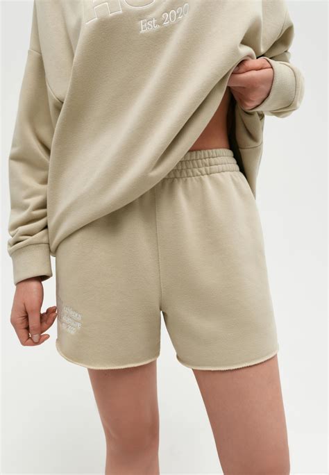 Nude Shorts Buy At Price 2 200 Buy Online In Hukh Online Shop
