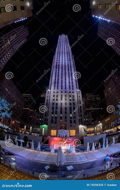 New York City June 13 2015 Rockfeller Center Skyscraper Illuminated