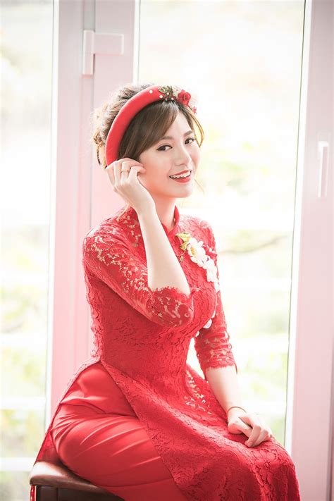 Hot girl MU Tú Linh đẹp rạng ngời trong lễ ăn hỏi Báo Dân trí