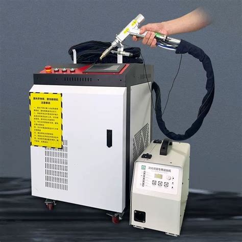 Pulse Laser Cleaning Machine For Paint Wood Cleaning China Fiber