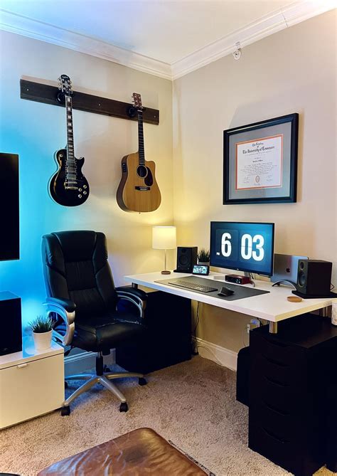 Finalized my office space over the weekend. What do you guys think? : r