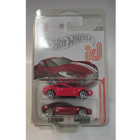 Xe M H Nh Hot Wheels Basic Id Aston Martin One H Ng Hi M T Ng K M Protect Card
