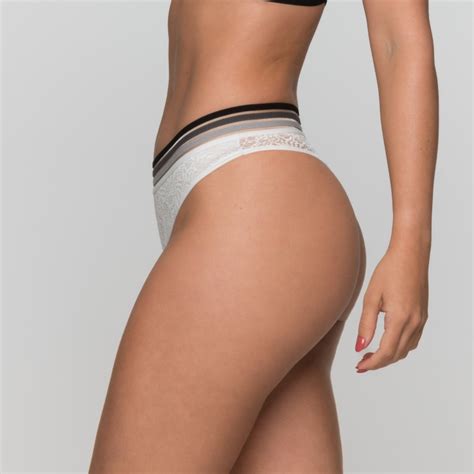 Calcinha Em Renda Modelo Fio Elástico Telado Ilumine Lingerie