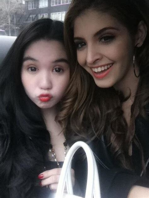 Khi Hot Girl T Tin Pose H Nh Si U Xinh B N Sao Vi T