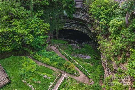 Hidden River Cave Entrance - Horse Cave - Kentucky - Photographer's Guide