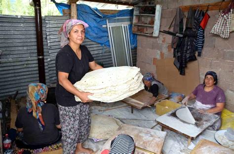 Antalyada Gelenek Haline Gelen Kışlık Yufka Ekmek Yapımı Telaşı Son