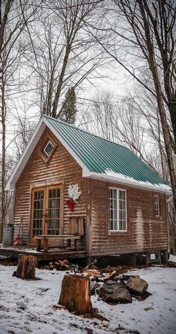 Pin By Were Two Pinners On Cabin Life Small Log Cabin Tiny House Cabin Log Cabin Homes