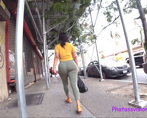 Fine Vpl Booty Latina Walking Phatassvision