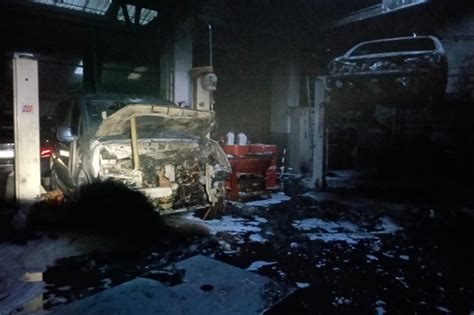 Un Incendio Calcina Un Taller Mec Nico Y Tres Veh Culos Esta Madrugada