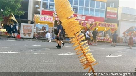 夏祭りの屋台のトルネードポテトの写真・画像素材-Snapmart（スナップマート）