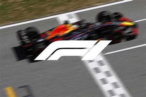 F Verstappen Trionfa E Vola In Testa Ferrari Il Motore Ferma Leclerc