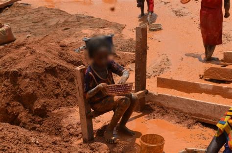 Cameroun des vidéos prouvent que le travail des enfants continue dans