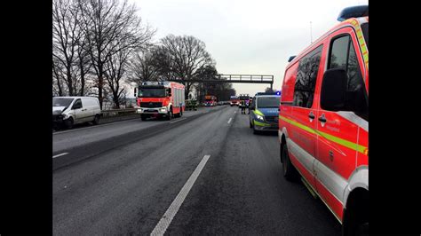 Auffahrunfall Transporter Pkw Verletzter Auf A H He Bornheim